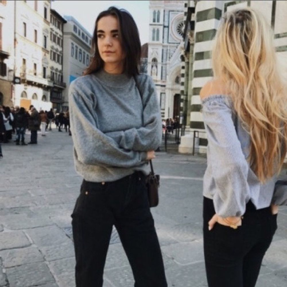 Brandy Melville Marlene Mock Neck Pullover Sweater - Picture 3 of 8
